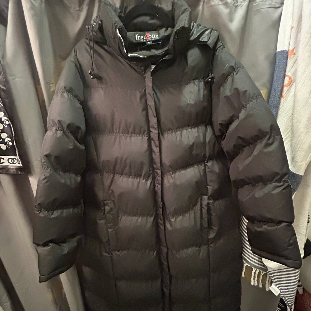 Freezone Outerwear Black Long Hooded Puffer Coat NWT Size XL UNISEX